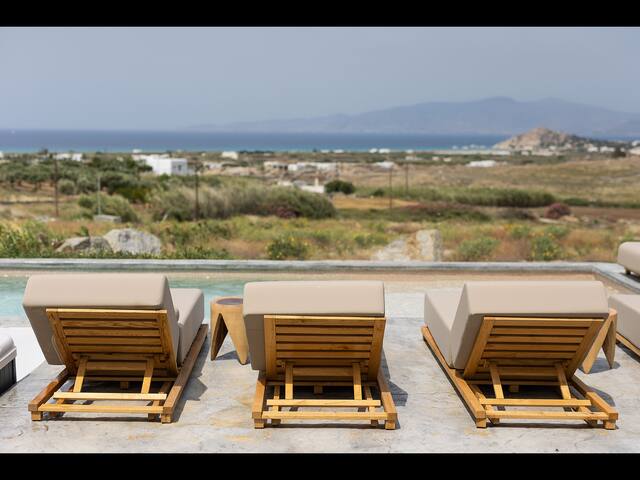 Villa Astarté, sea views, private pool and Jacuzzi gallery image 4