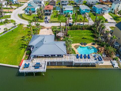 Ultimate Pool and Spa with  Grotto and Bar