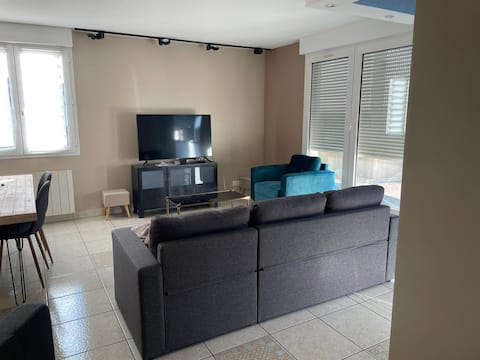 Rodez city center apartment for 9 people with garage