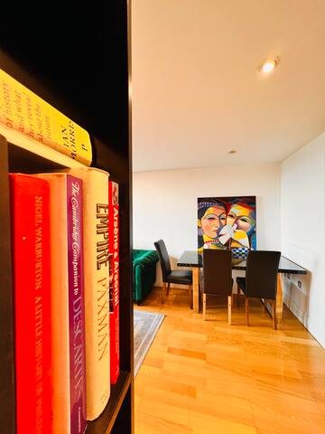 Super Modern Apartment, London gallery image 3