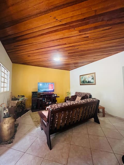 Successful Airbnb property: Farmhouse with a beautiful pool, barbecue area and fireplace in Bragança Paulista