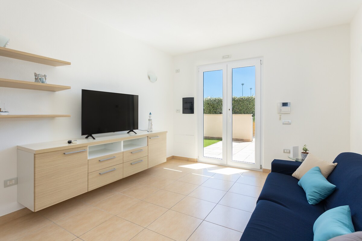 Top Airbnb: [Seafront with swimming pool] Near Oristano, Sinis à Oristano