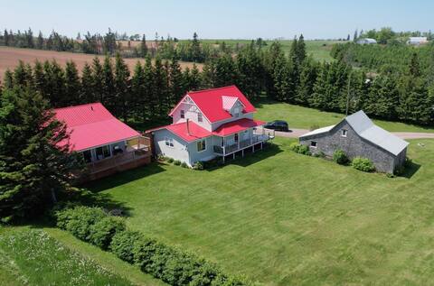 The Two Cherries: serene getaway near Cavendish