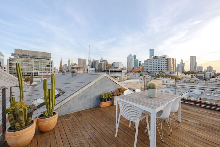 Penthouse on Gertrude with private rooftop terrace gallery image 2