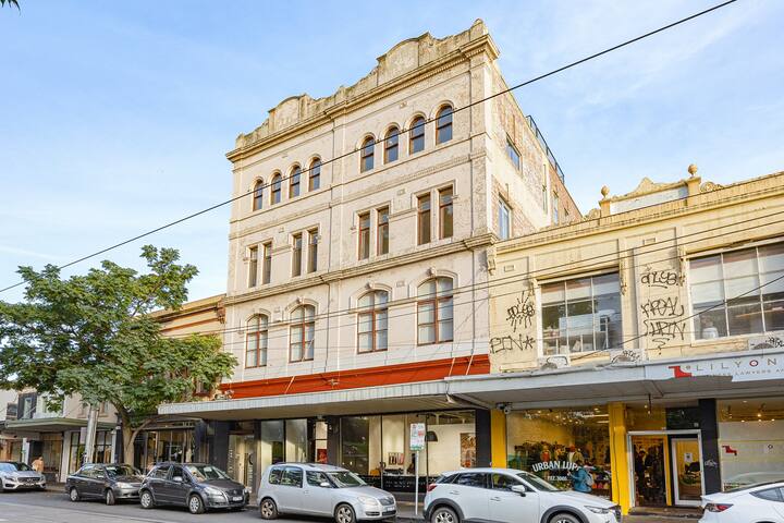 Penthouse on Gertrude with private rooftop terrace gallery image 4