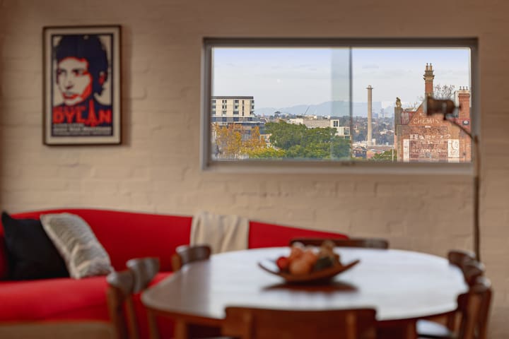 Penthouse on Gertrude with private rooftop terrace gallery image 3