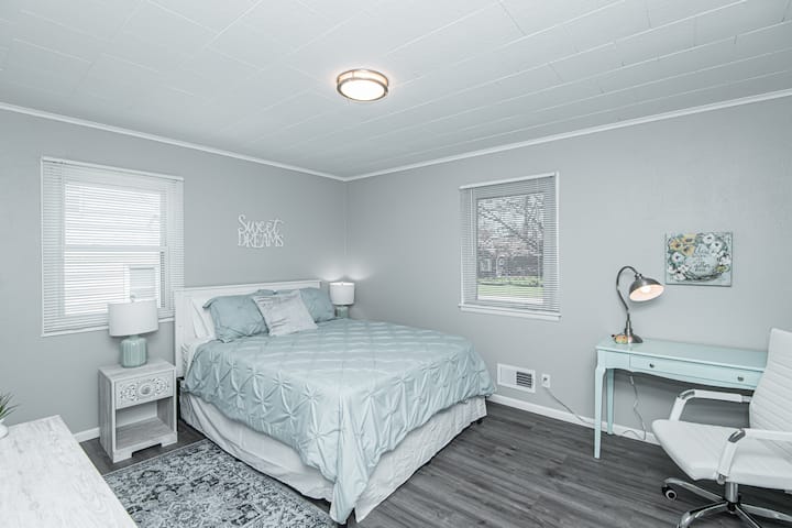 Სამუშაო სივრცე და 500 მგგბ ‑ იანი Wi ‑ Fi კავშირი დისტანციურად მუშაობის საშუალებას იძლევა. 