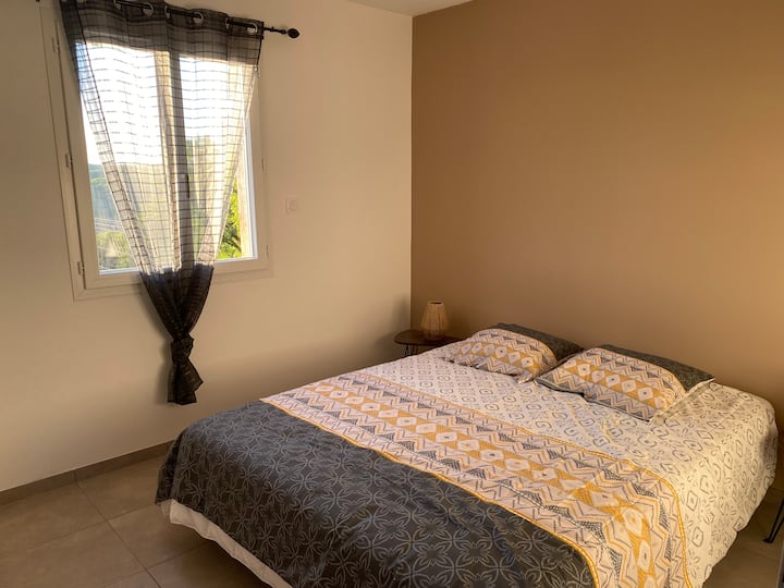 საძინებელი 1