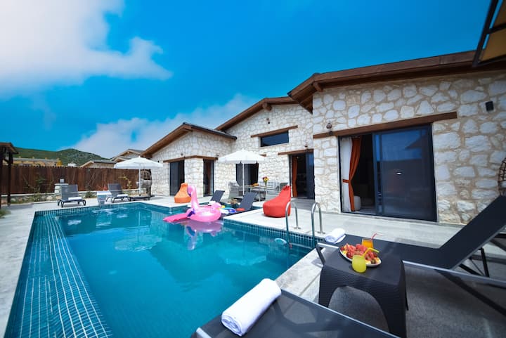 Doğa İçInde 3+1 Konforlu Villa - Kaş