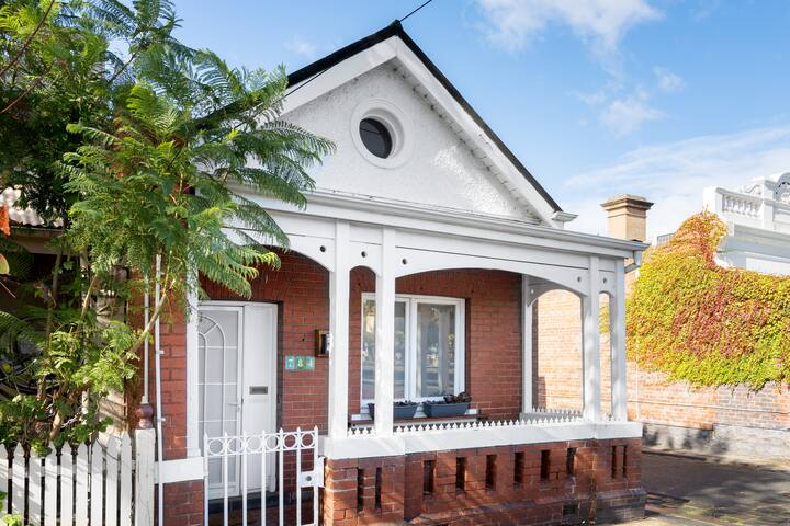 Iconic Lygon Street Home gallery image 3