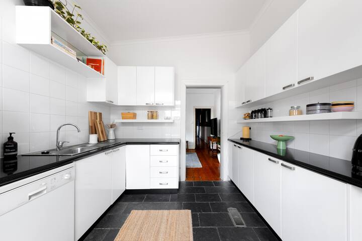 Iconic Lygon Street Home gallery image 4