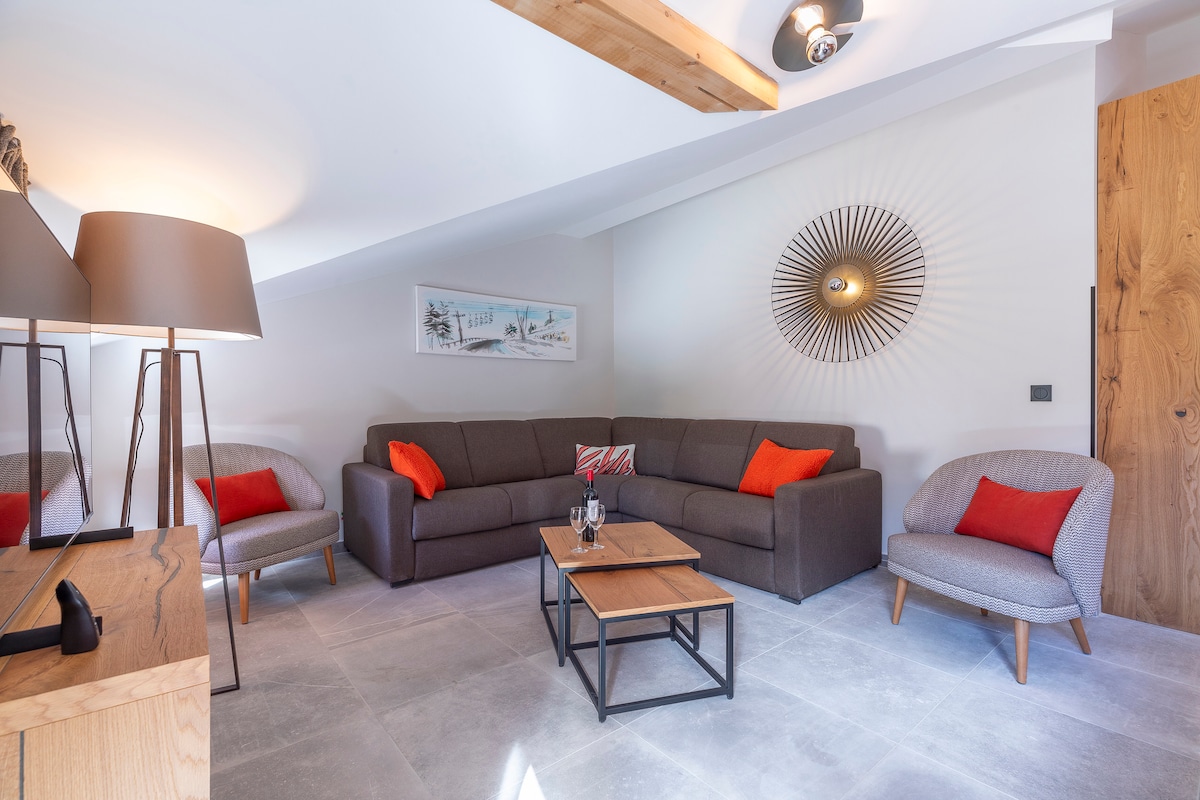 Successful Airbnb property: Ski-in ski-out apartment – 8 people in Peisey Nancroix