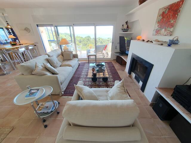 NEW! incredible sea view villa 6/8 people. pool gallery image 3