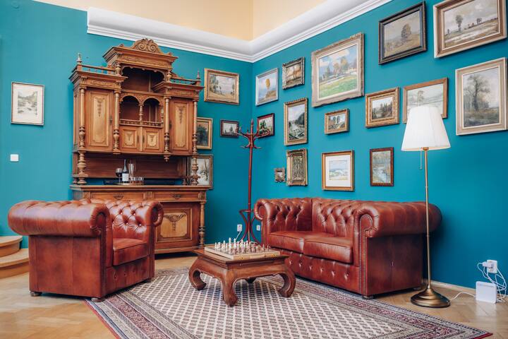 Magnificent historical penthouse Prague downtown gallery image 2