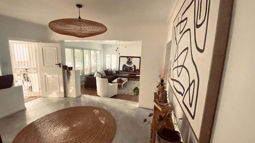 Surburban Pool-Side Bliss | 100% solar-powered