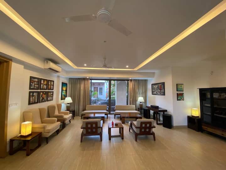 Living room image 4