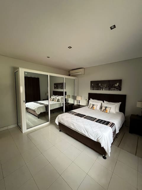 Dione's Guest House