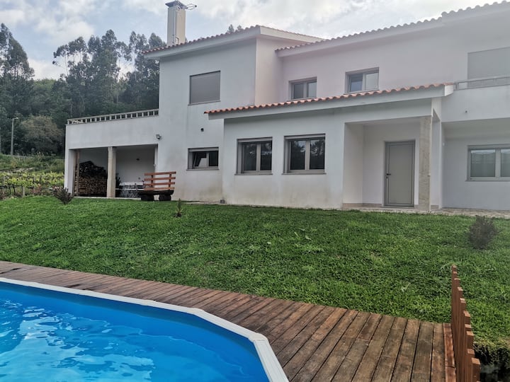 Casa No Campo Com Piscina E Wi-fi - Portugal