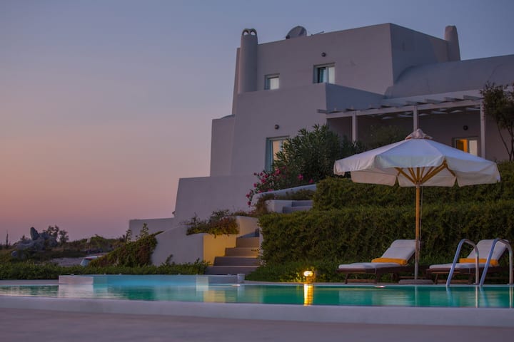 Black Rock Villa - Santorini