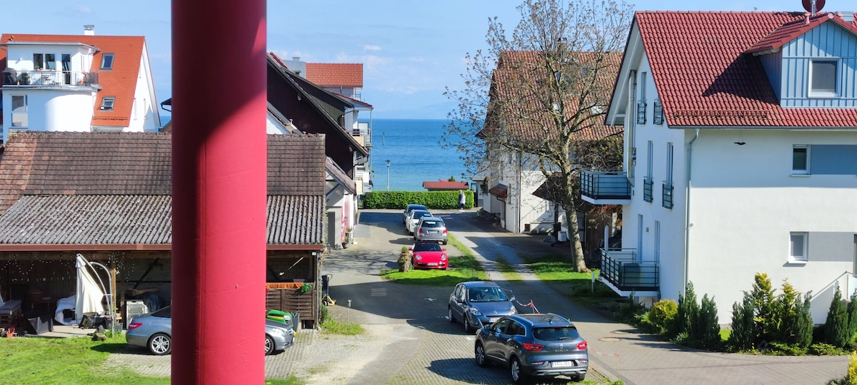 Top Airbnb: Large apartment - designer kitchen - 2 bathrooms - lake view in Immenstaad Am Bodensee