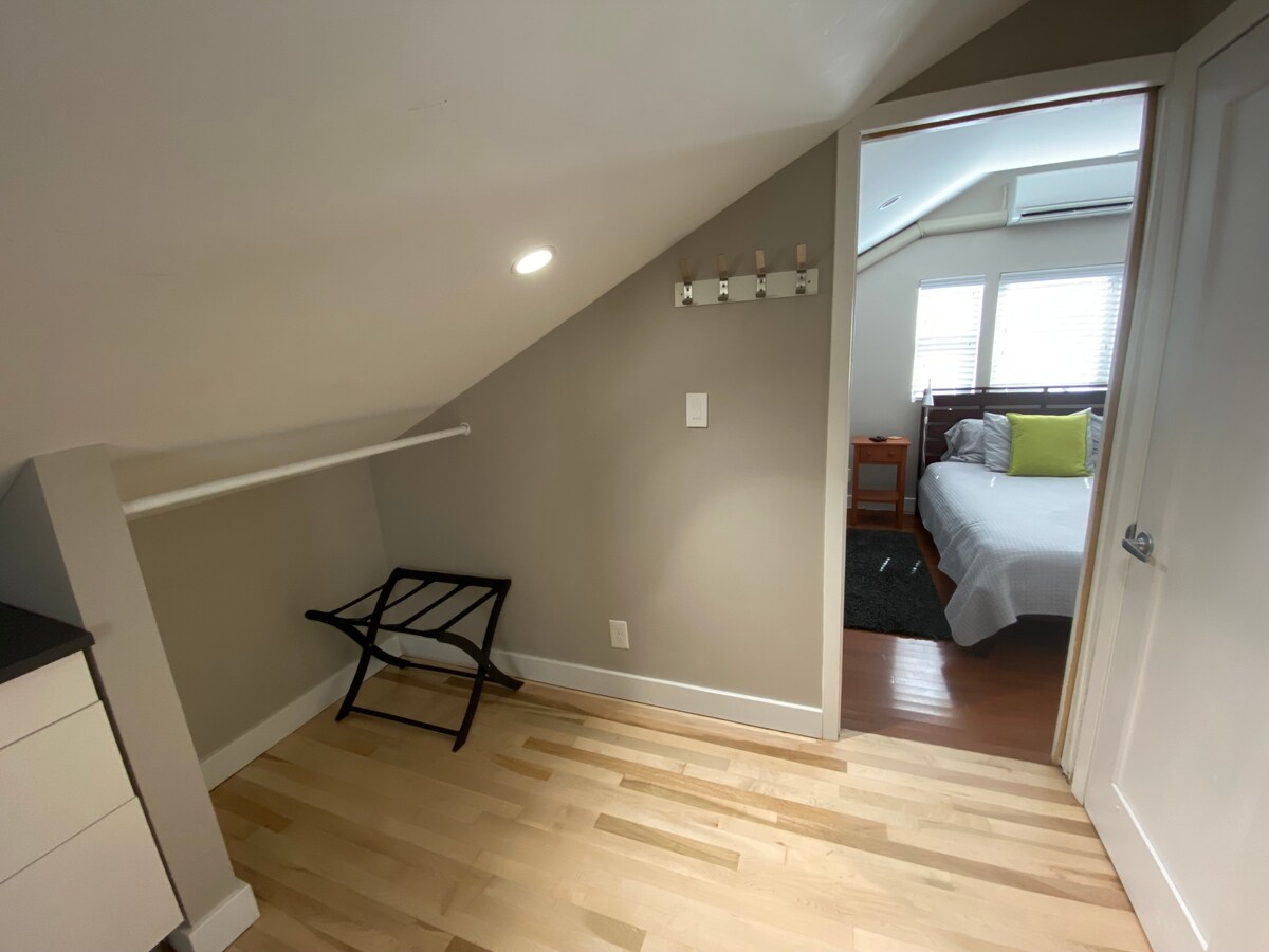 Modern Apt-So.Congress/Travis Heights