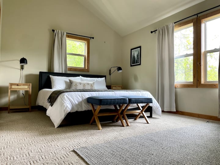 Dormitorio de arriba n .º 1 con cama king