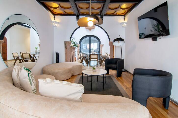 Xalli House in Condesa with private roof and patio gallery image 2