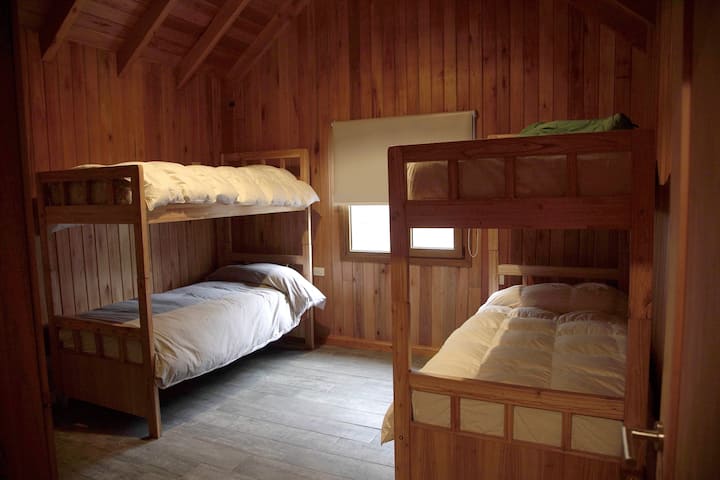 Kamer 3. Ruime bedden 90 x 200 cm