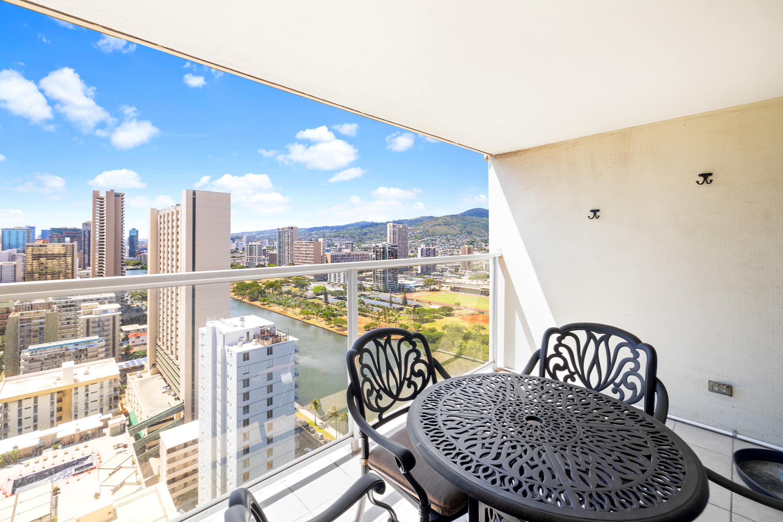 *29th Flr Cozy Studio in the Heart of Waikiki - Image 14