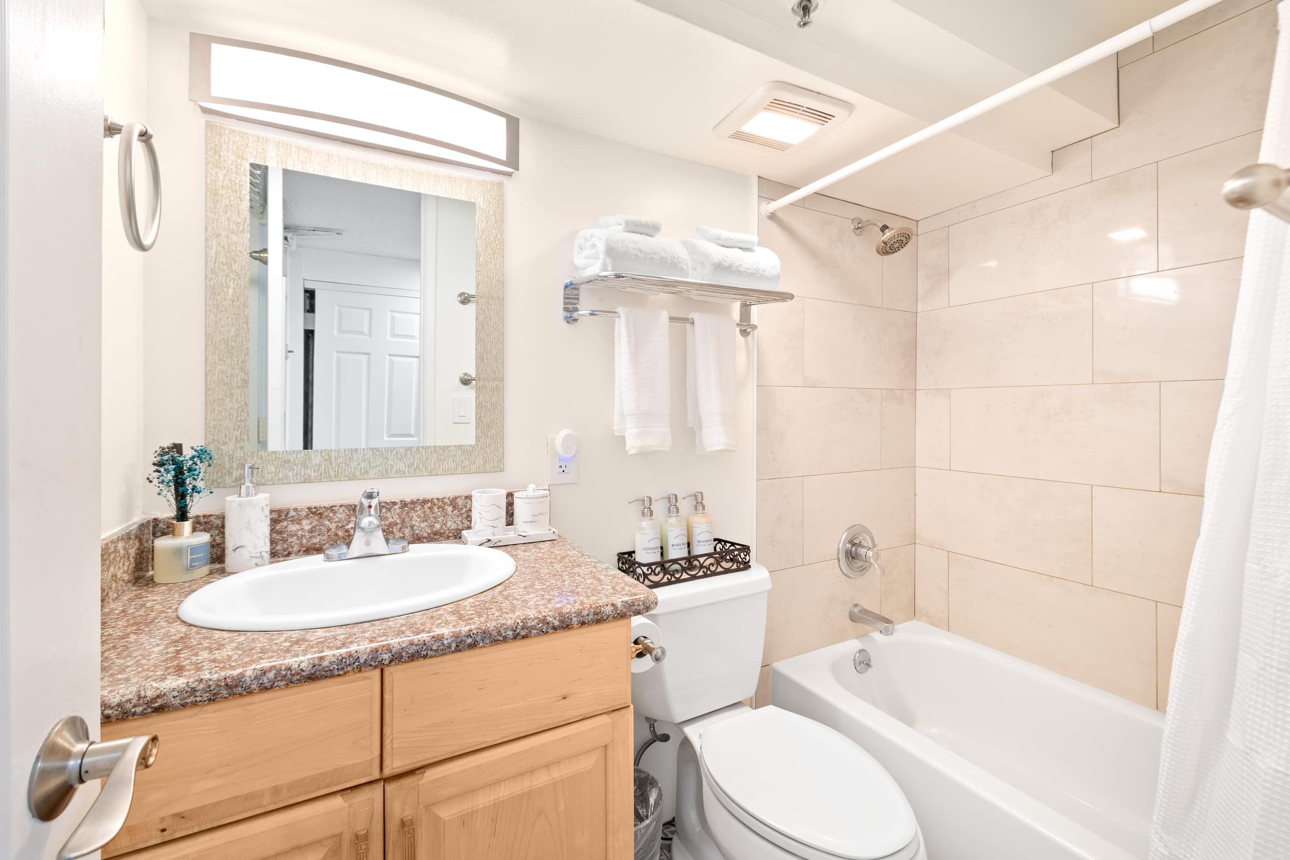 *29th Flr Cozy Studio in the Heart of Waikiki - Image 10