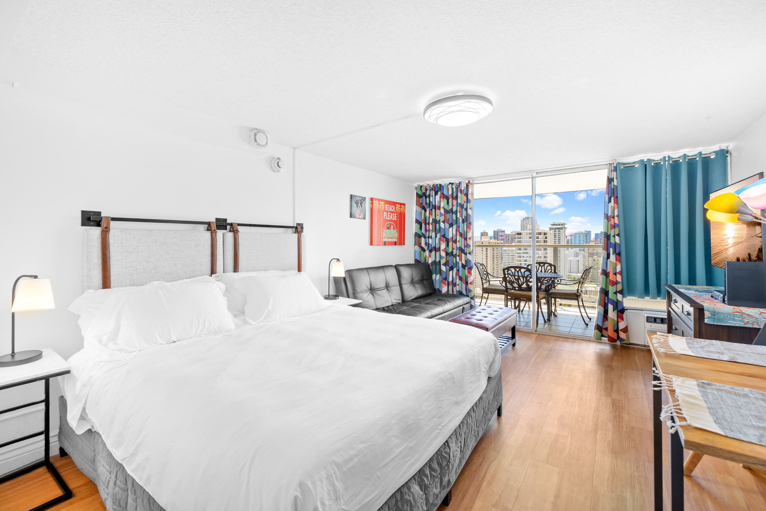 *29th Flr Cozy Studio in the Heart of Waikiki - Image 2