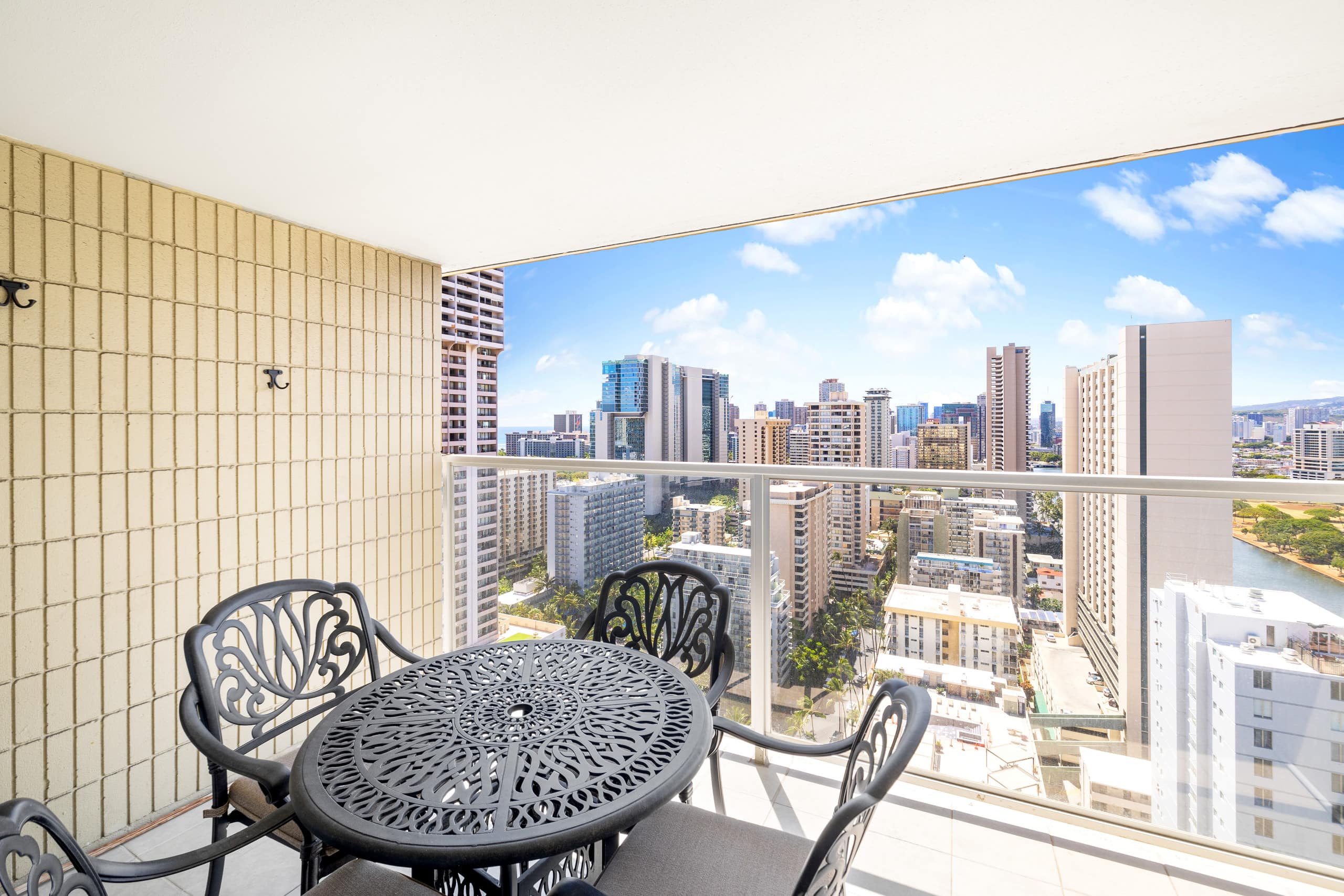 *29th Flr Cozy Studio in the Heart of Waikiki - Image 12