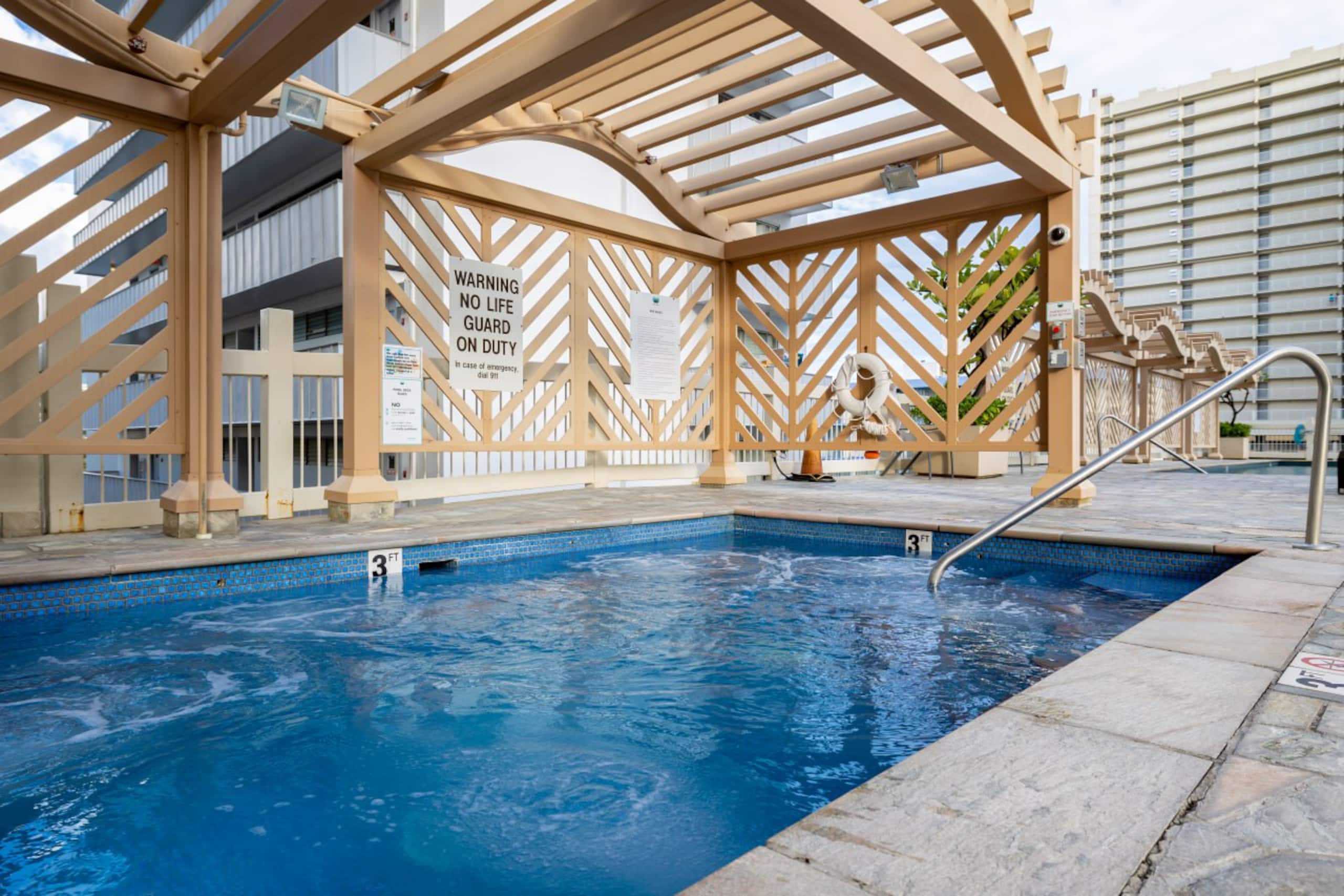 *29th Flr Cozy Studio in the Heart of Waikiki - Image 18