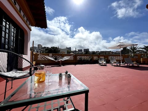 Colonial Villa in Las Palmas