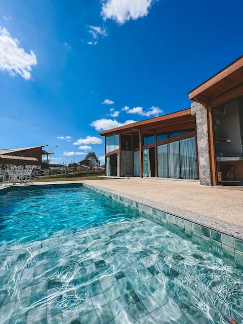 Casa Embaúba / Santa Teresa ES