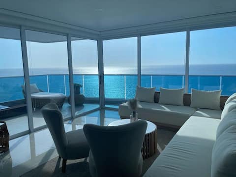 Luxury Beachfront Apartment - Rumbos Express