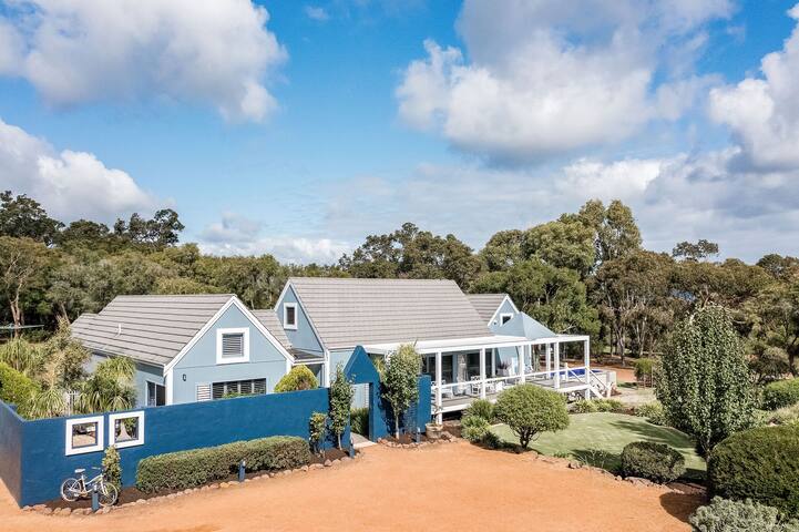 Ard Na Mara: luxury estate with pool, pet-friendly gallery image 3