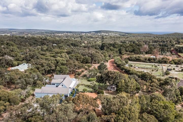 Ard Na Mara: luxury estate with pool, pet-friendly gallery image 4