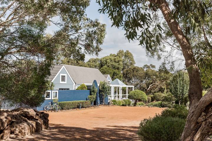 Ard Na Mara: luxury estate with pool, pet-friendly gallery image 2