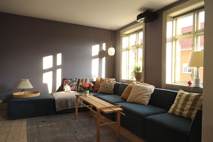 Byhus i det historiske centrum med privat gårdhave gallery image 2