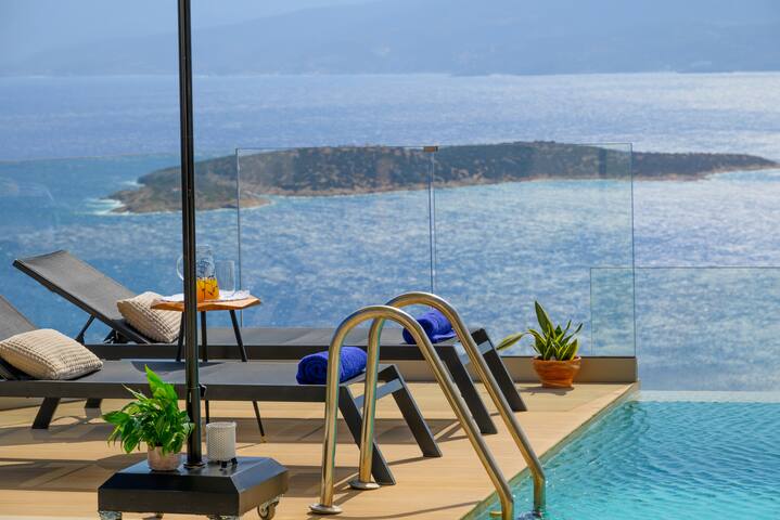 Majestic View Villa 1 – sea views and heated pool gallery image 2