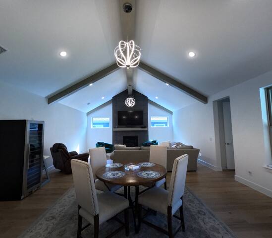 Ft. Worth Retreat gallery image 5