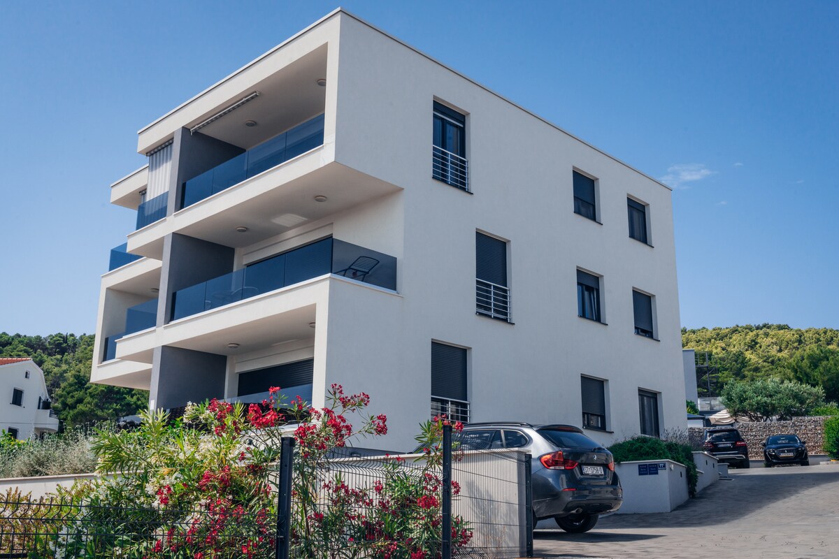 Sea SUn Slatine with 2 bedrooms, Slatine