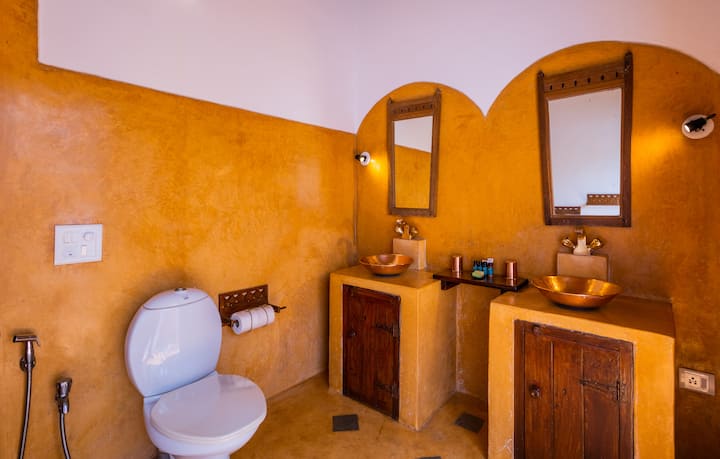 Full bathroom 1 image 1