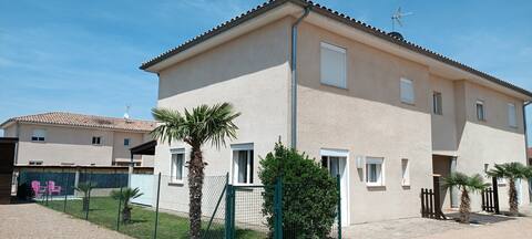 House close to the airport