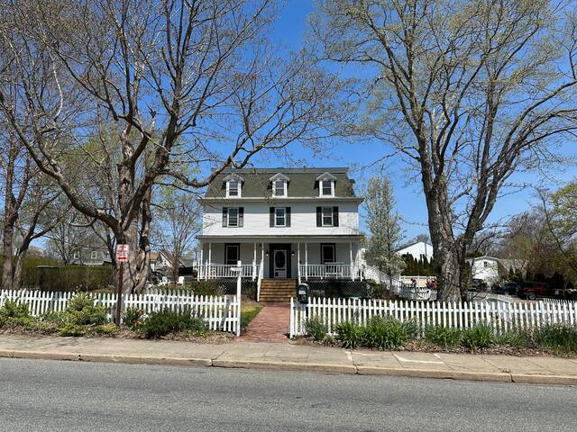 Coastal 8BR Historic Home at Ocean Walk gallery image 2