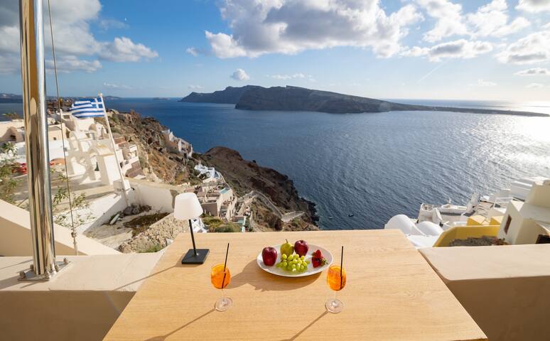 Kallisti Sunset 2 Bedroom Suite with Plunge Pool gallery image 4