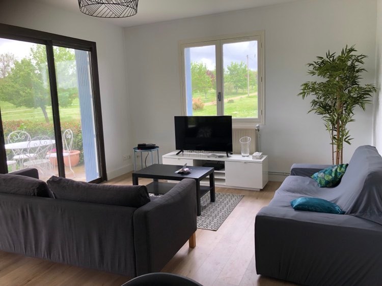 Top Airbnb: 8-person cottage with shared pool in Tarn Et Garonne