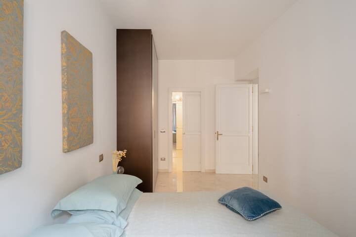 Modern and Top Designed Apartment-S.Maria Maggiore gallery image 5