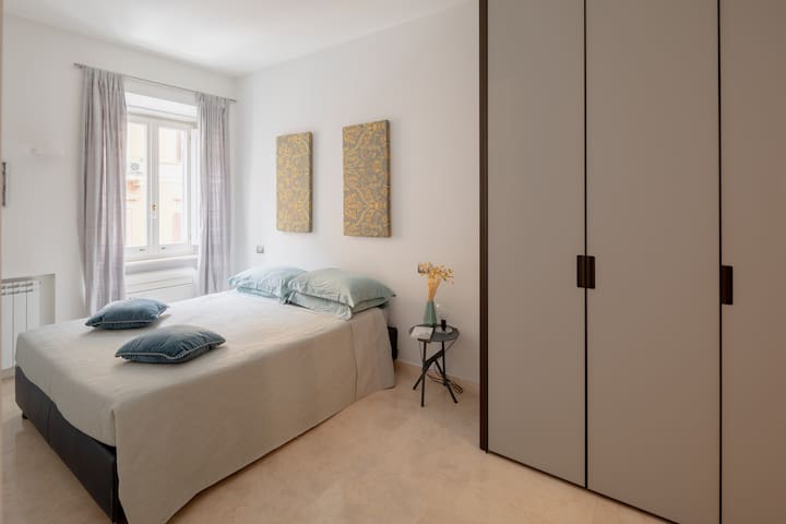 Modern and Top Designed Apartment-S.Maria Maggiore gallery image 2